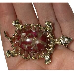 Gerry’s Turtle Brooch Lucite Gold Tone Oval Cabochon‎ Vintage Tortoise Belly Pin